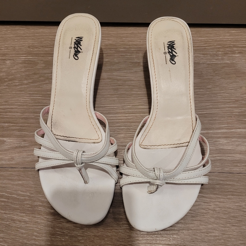 Mossimo white kitten heel